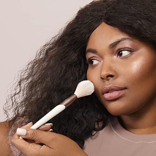 EcoTools Luxe Soft Highlighter Makeup Brush - Image 4