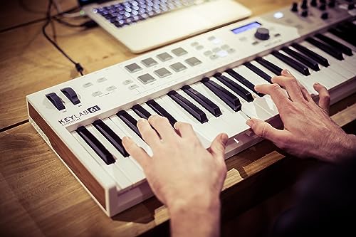 ARTURIA KeyLab Essential mk3 โ 61 Key MIDI Controller - Image 5