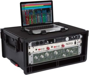 SKB Injection Molded 4U Studio Rack Case